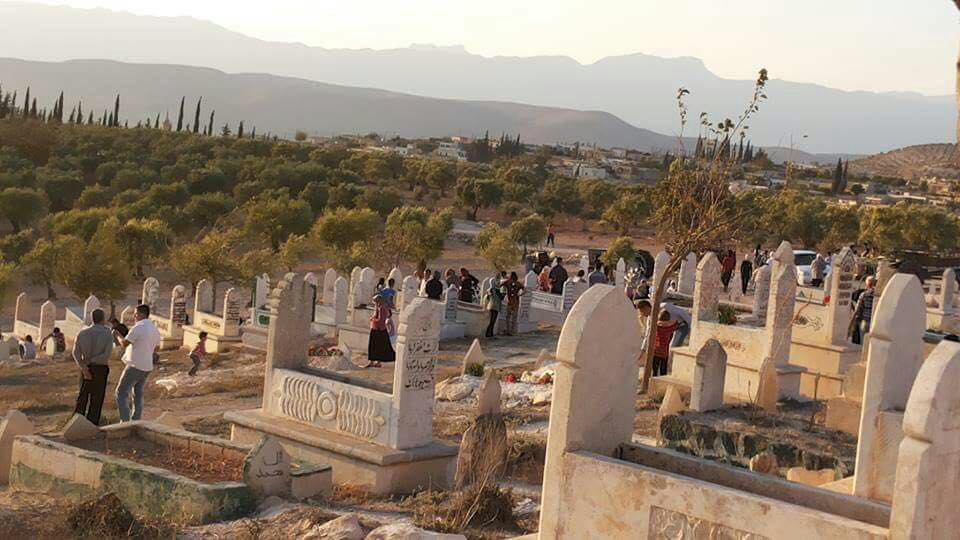 عفرين: جرافات تركية تدمر مقبرة قرية سنارة