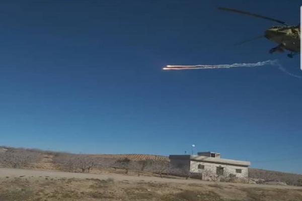 إصابات نتيجة قيام مروحيات روسية بإطلاق قنابل الغاز المسيل للدموع على المحتجين غربي مدينة كوباني