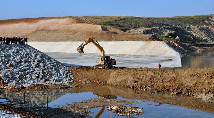 تركيا تسرق مياه عفرين السورية وتجرها لإقامة مشاريع ري أراضي مدينة الريحانية التركية