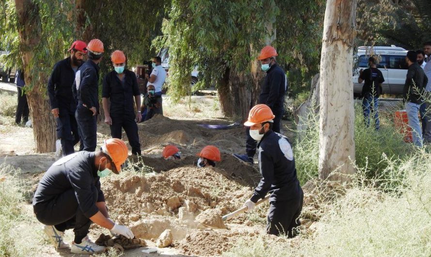 ​​​​​​​انتشال 5700 جثة من 25 مقبرة جماعية خلفها داعش في الرقة