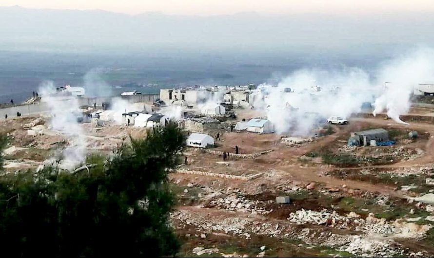 اطلاق رصاص حي وغازات مسيلة على المتظاهرين قرب الحدود التركية