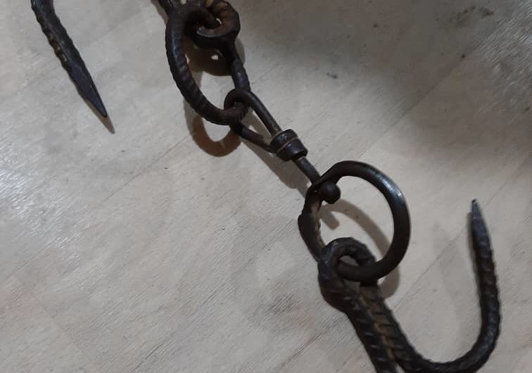 احباط مخطط إرهابي … قوى الأمن تعثر على مخزن لصناعة قنابل المولوتوف وخطاطيف داخل مخيم الهول