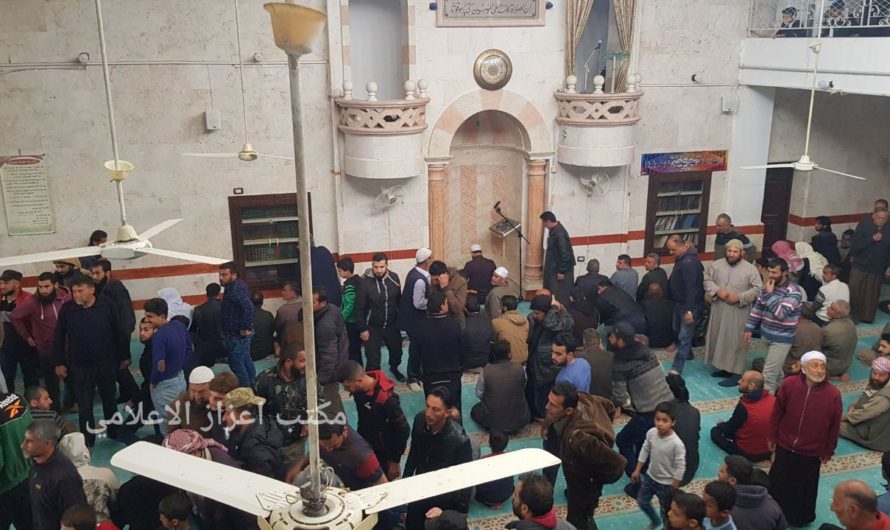 مظاهرة في مدينة أعزاز السورية ضد تدخل تركيا في تعيين أئمة المساجد