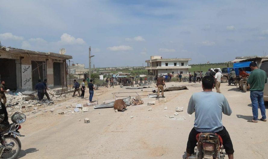 جرحى مدنيون جراء إطلاق نار من قبل “هيئة تحرير الشام” على متظاهرين بريف إدلب