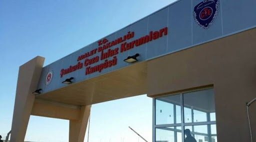 نقل غير قانوني لـ 14 سوريا إلى تركيا لمحاكمتهم …