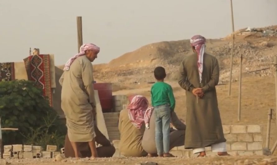 “الجيش الوطني” الموالي لتركيا يفرج عن “رهينتين” كان قد اختطفهم بريف تل أبيض بعد دفع فدية مالية بلغت 5 آلاف دولار