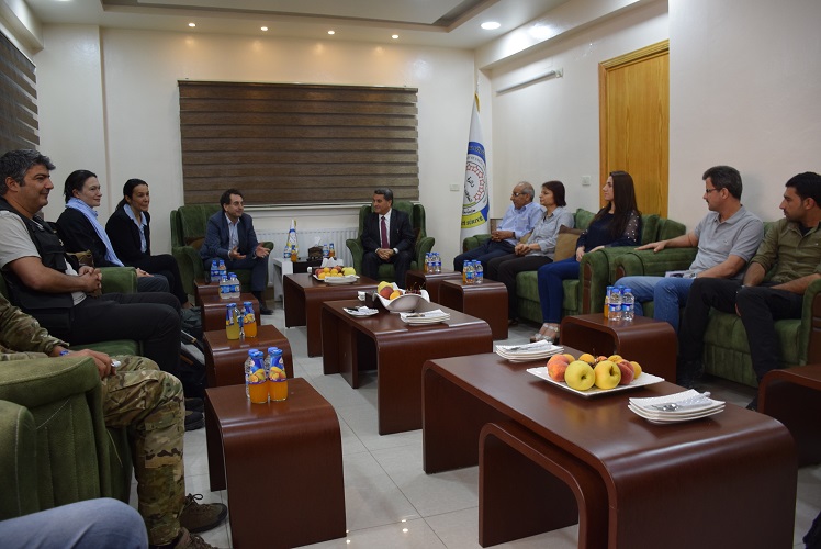 الإدارة الذاتية تسلم 10 أطفال من عوائل داعش لفرنسا