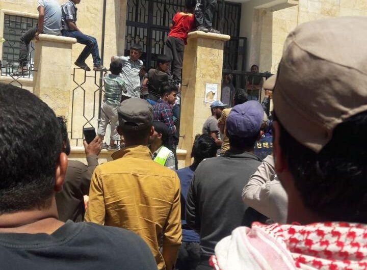 مظاهرة في بلدة خاضعة لسيطرة تركيا شمال سوريا تطالب باسقاط مجلسها المحلي