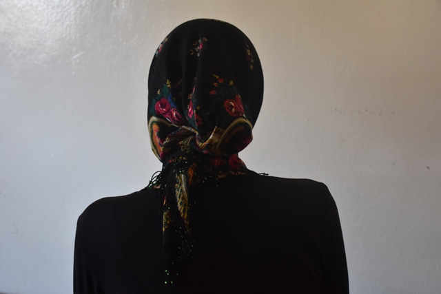 معتقلة تروي قصص مروعة عن التعذيب في سجون الفصائل الموالية لتركيا في عفرين