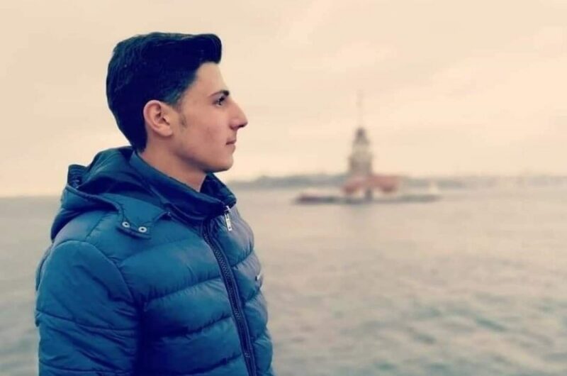 قتل وهو يدافع عن امرأة…شاب سوري يفارق الحياة بعد ضربه من قبل أتراك في سوق شعبي