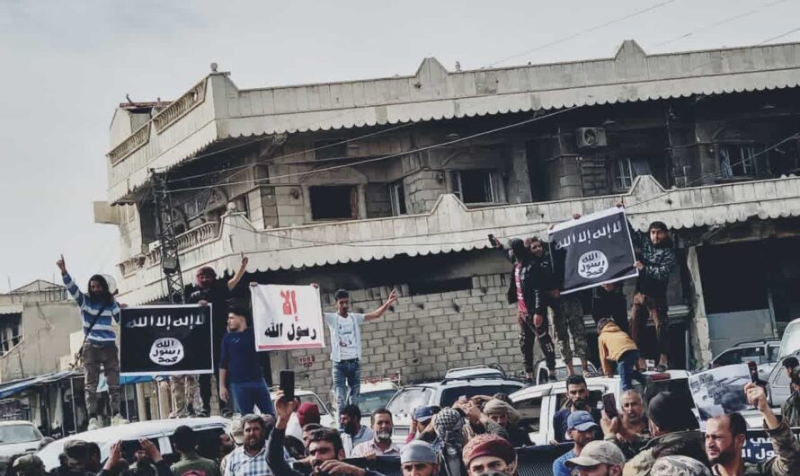 ثلاثة مصادر تنفي اعتقال أي من عناصر الجيش الوطني السوري بسبب رفعهم رايات داعش في بلدة رأس العين