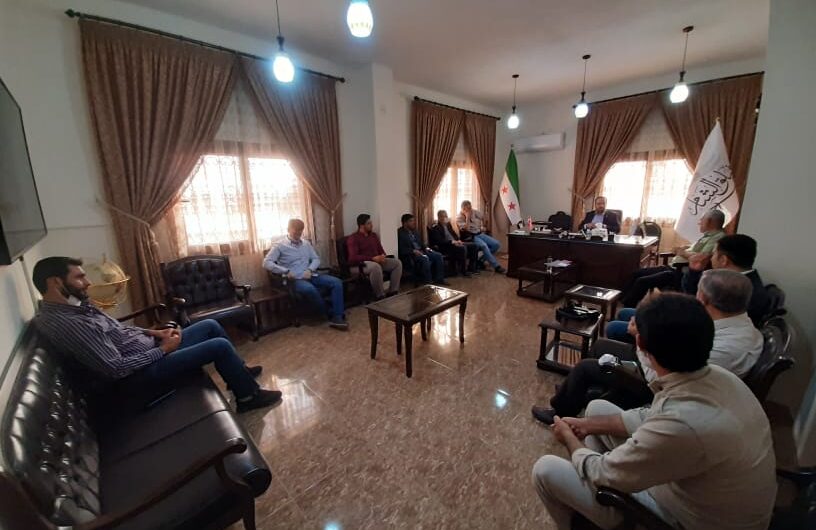 على ايقاع تصاعد وتيرة الانتهاكات… رئيس الائتلاف السوري يزور مقرات “الجيش الوطني” في عفرين