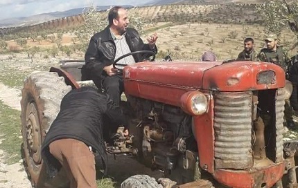 فصيل مدعوم من تركيا يصادر 61 جرارا زراعيا في مناطق سيطرته بعفرين