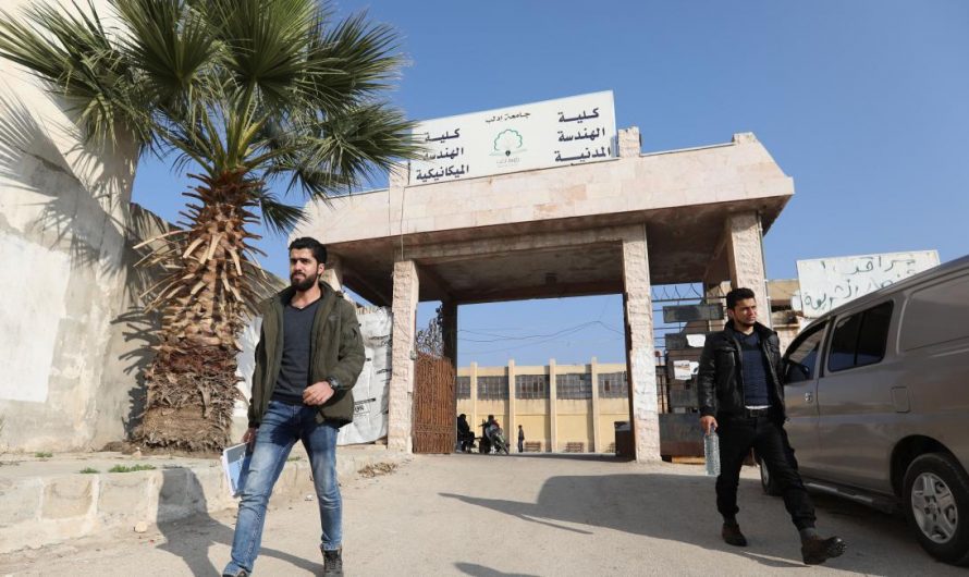 إدلب : مجهولون يقتلون طالب جامعي بعد اقتحام منزله… ظاهرة تتكرر