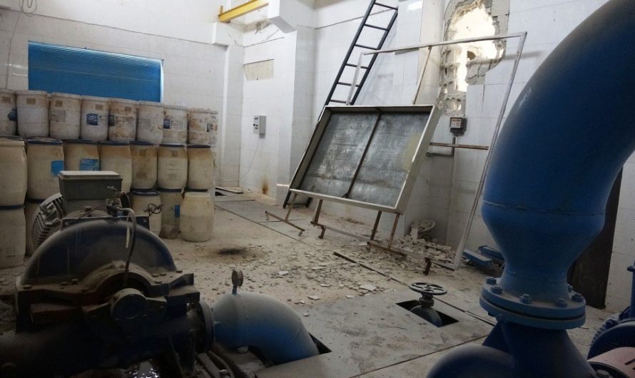 صور تظهر أضرار القصف التركي على محطة مياه شرب الهيشة شرق ناحية عين عيسى في محافظة الرقة