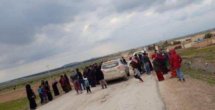 الذكرى 11 للثورة السورية … إصابات في صفوف المتظاهرين ضد الفساد والخطف برصاص فرقة الحمزة