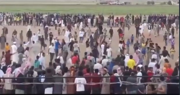 شاهد.. حكم مباراة كرة قدم في ريف الحسكة يتعرض لضرب وحشي من الجمهور