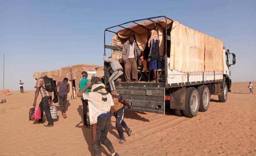يجب على السلطات الجزائرية وقف عمليات الترحيل القسرية للاجئين السوريين إلى صحراء النيجر