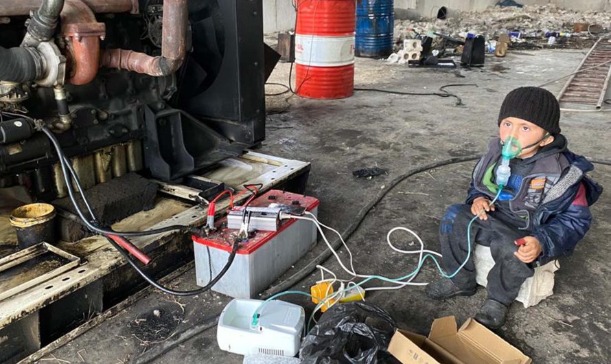 وفاة طفلان نتيجة منع دخول المحروقات والغذاء والدواء… الحصار يفاقم مآسي سكان اثنين من أحياء مدينة حلب