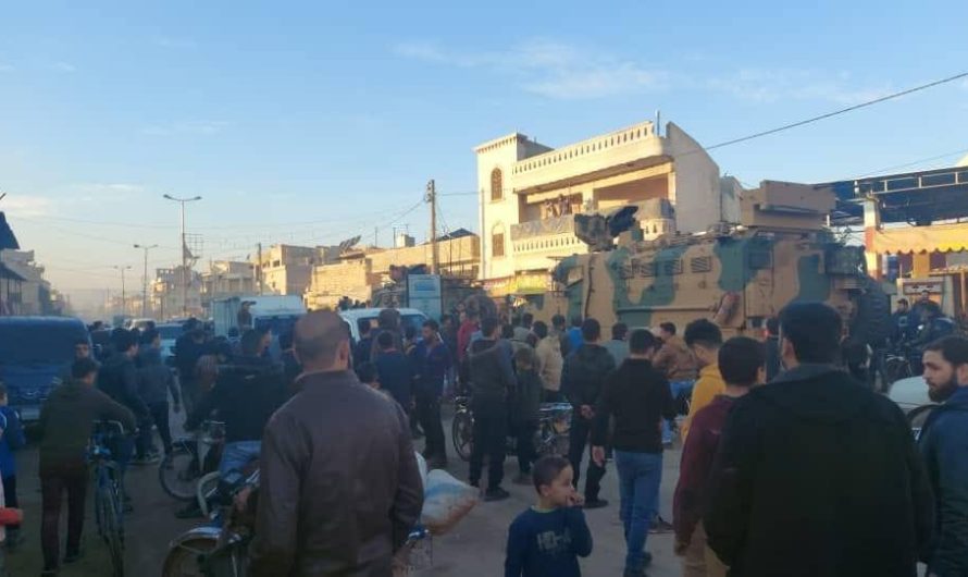 مدرعة تركية تدعس عائلة في ريف حلب وتتسبب بمقتل امرأة وطفل