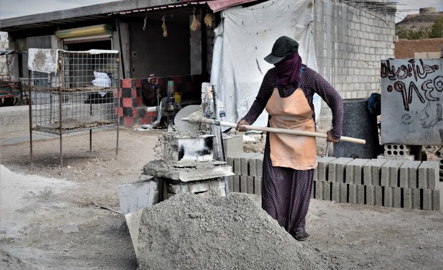 “صانعة البلوك” … قصة نجاح جميلة محمد