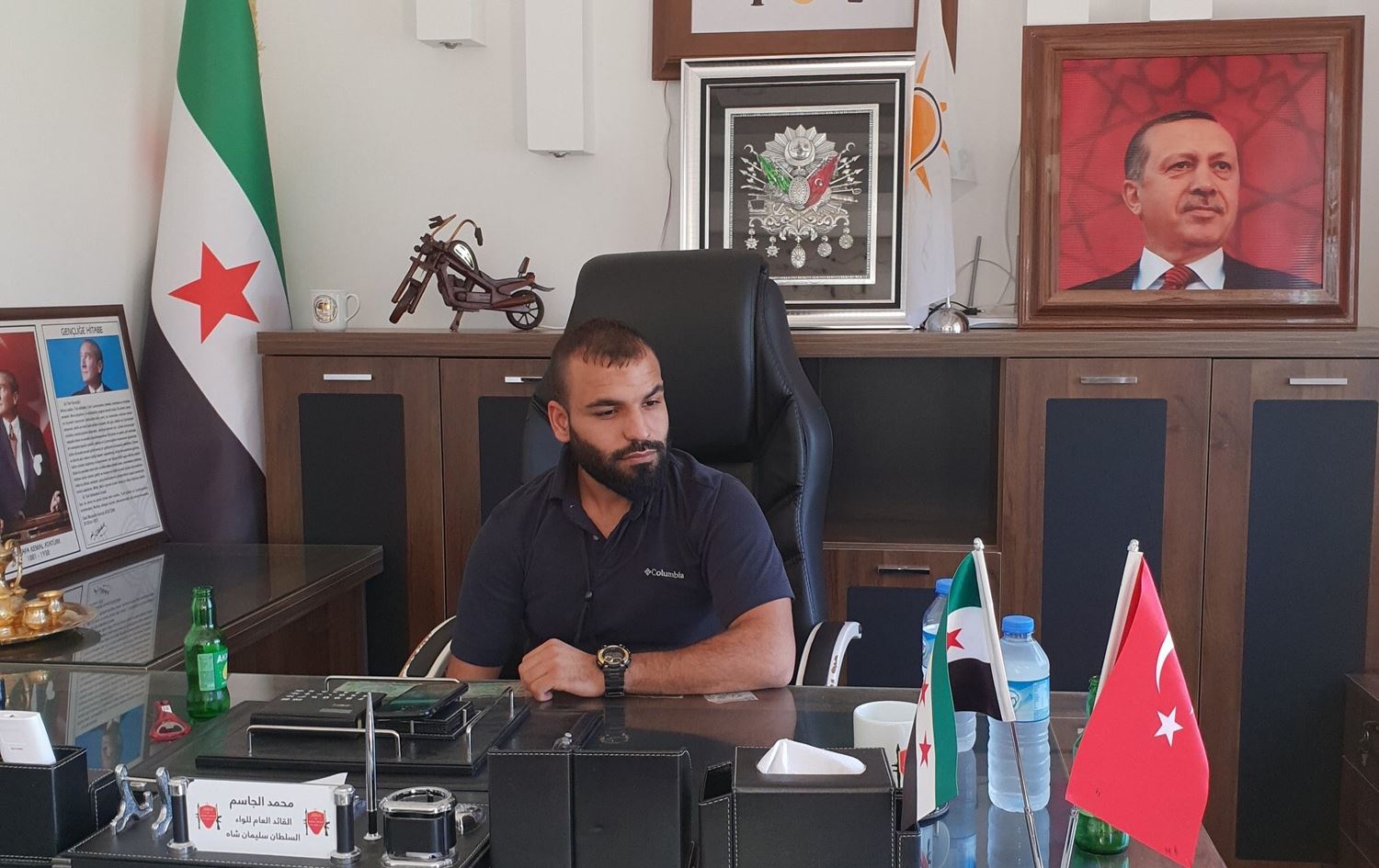 الصورة ابو عمشة احد قادة الميليشيات الموالية لتركيا 